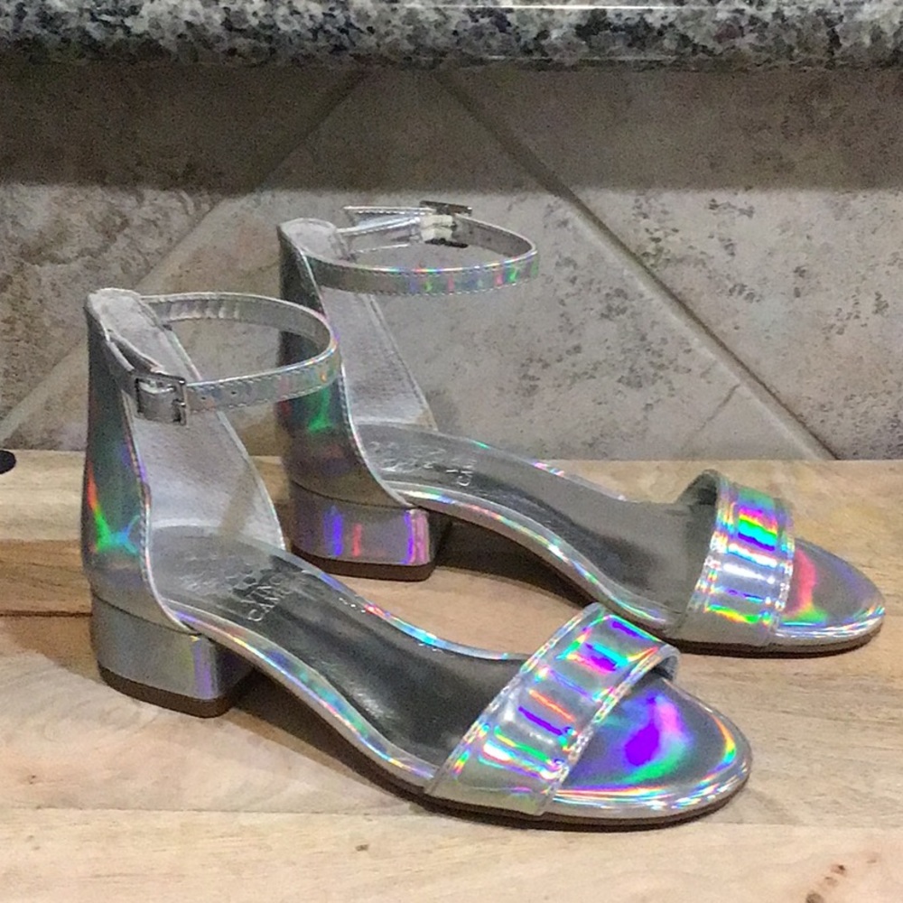 VINCE CAMUTO Lil Girls Sz 13 M Silver Ankle Strap PreOwned Excellent Condition